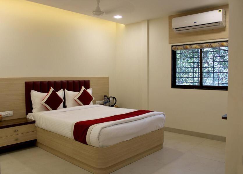 Hotel Saineel Bombay Esterno foto