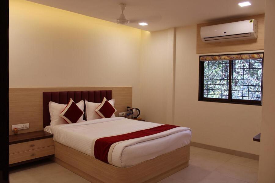 Hotel Saineel Bombay Esterno foto