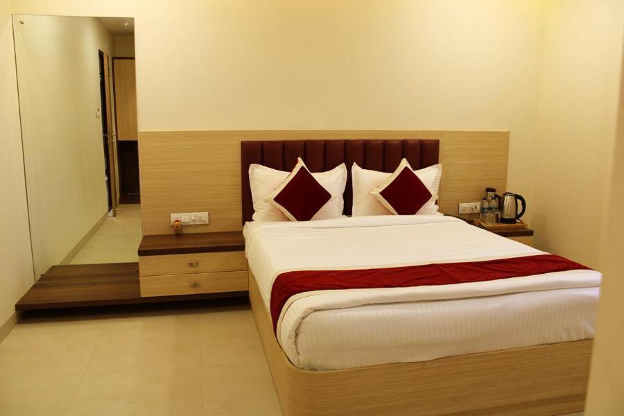 Hotel Saineel Bombay Esterno foto